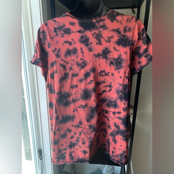 torrid Friday The 13th Crew Neck Tee Tie-Dye Red Black Horror Jason Vorhees Tee - Picture 4 of 16
